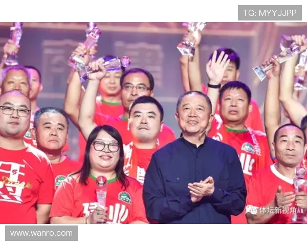 上海足球队意识争议引发热议球迷与专家各执己见的背后故事 上海足球队意识争议引发热议球迷与专家各执己见的背后故事