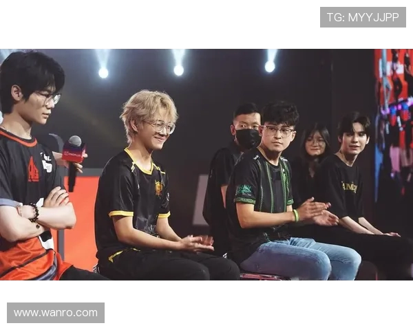 和平精英赛事分析:深入探讨FPX战队的实力与战术优势 和平精英赛事分析:深入探讨FPX战队的实力与战术优势