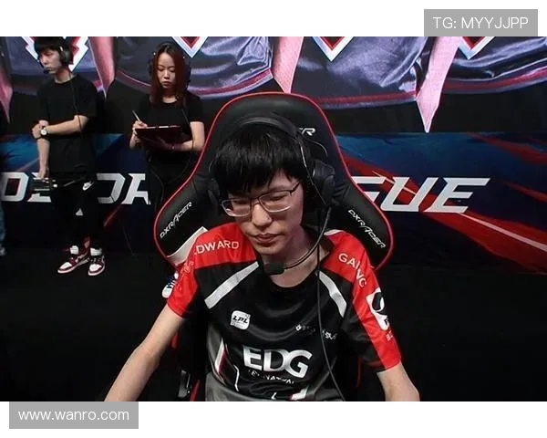 EDG崛起之路:从青涩战队到全球总决赛的荣耀征程 EDG崛起之路:从青涩战队到全球总决赛的荣耀征程