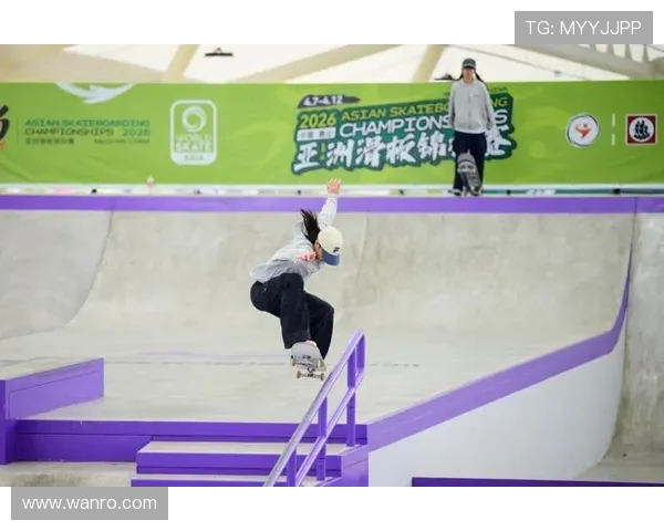 成都滑板队在世界攀岩锦标赛中以60分稳居积分榜首位